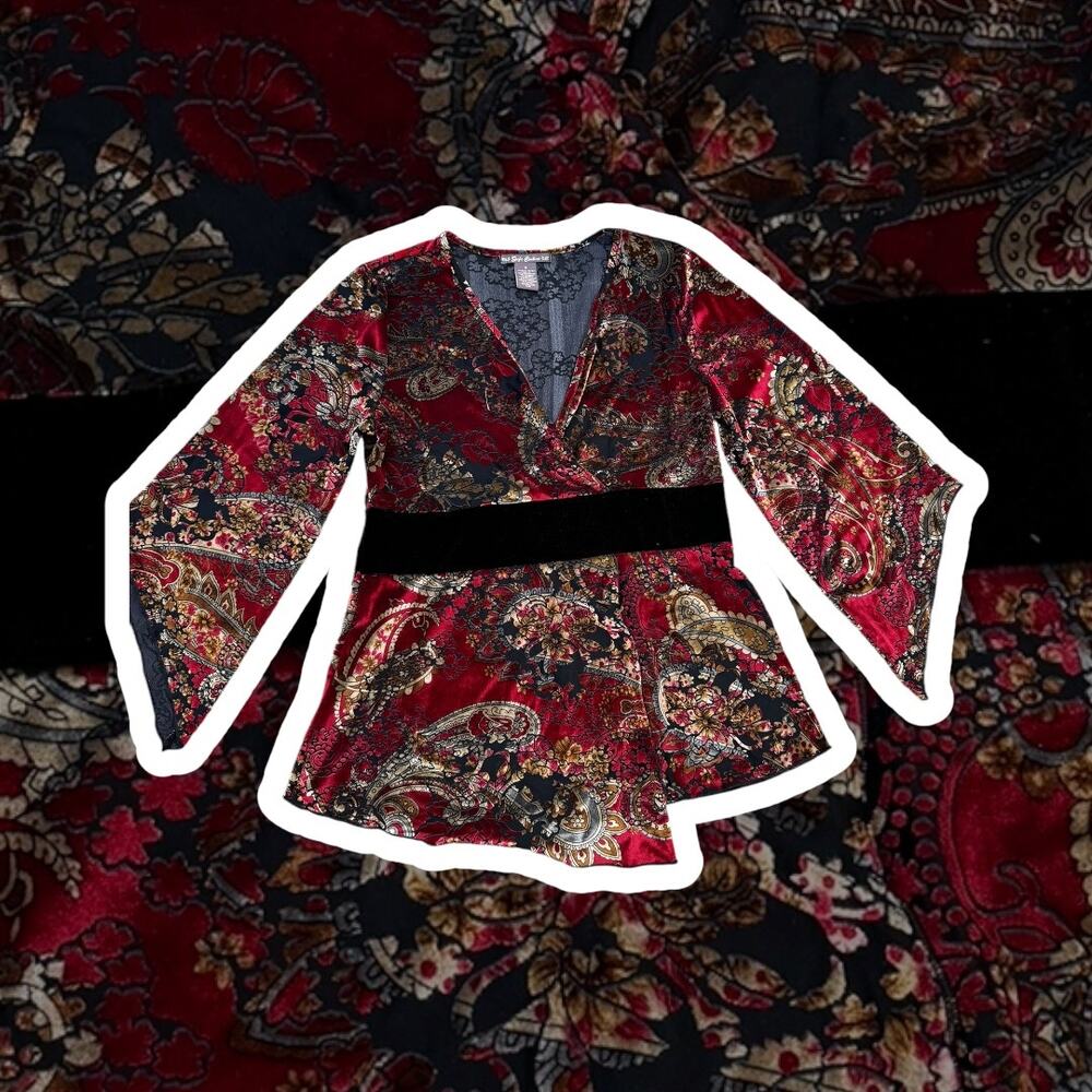 cute 90s top